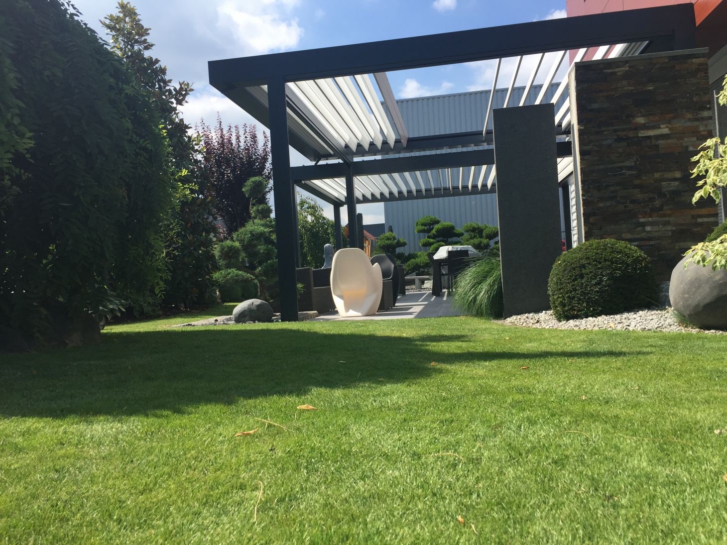 Terrasse avec pergola bioclimatique
