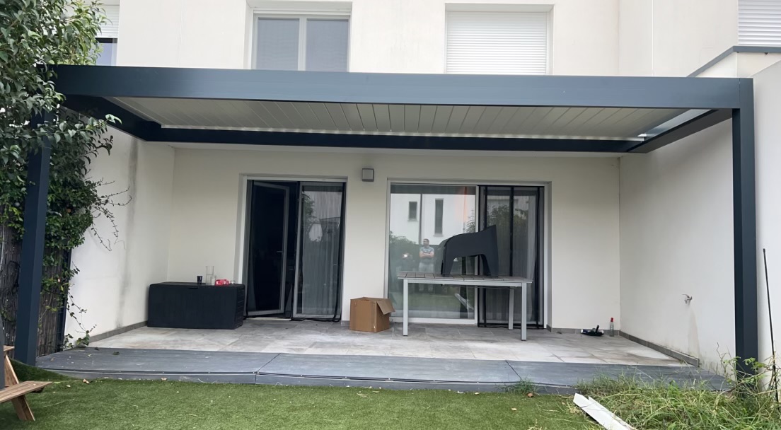 Pergola bioclimatique